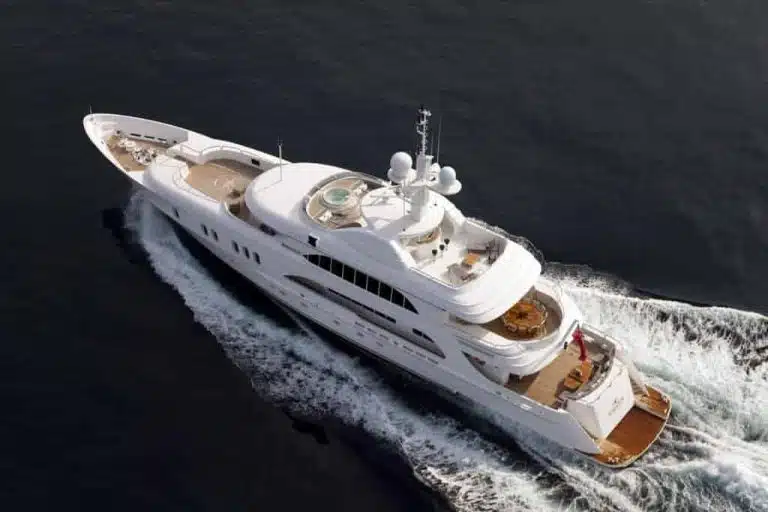 YACHT-DV170-DUBAI-1.jpeg