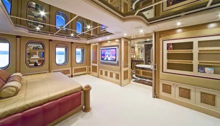 YACHT-DV170-DUBAI-9.jpeg