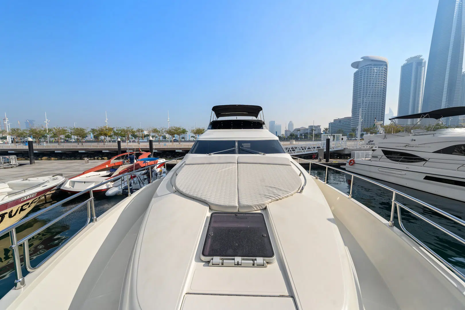 YACHT-RENTAL-DUBAI-LN-68-11.jpeg