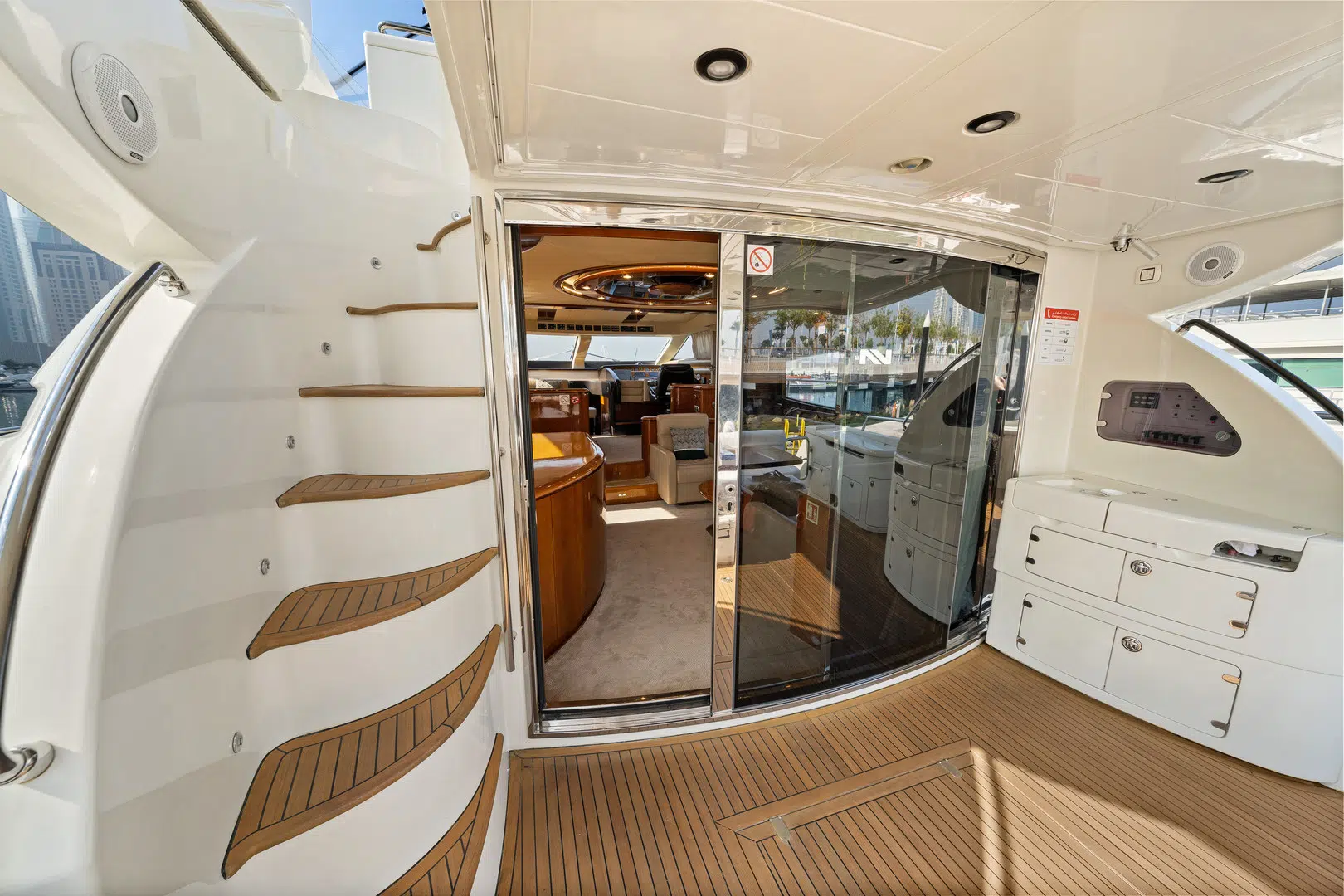 YACHT-RENTAL-DUBAI-LN-68-5.jpeg
