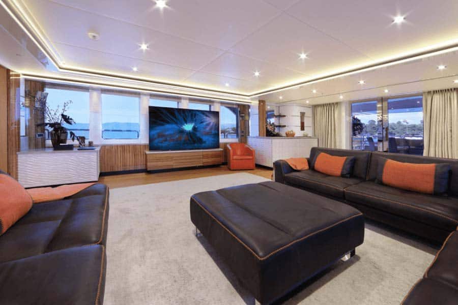 balthazar-yachting-yacht-charter-dubai00015