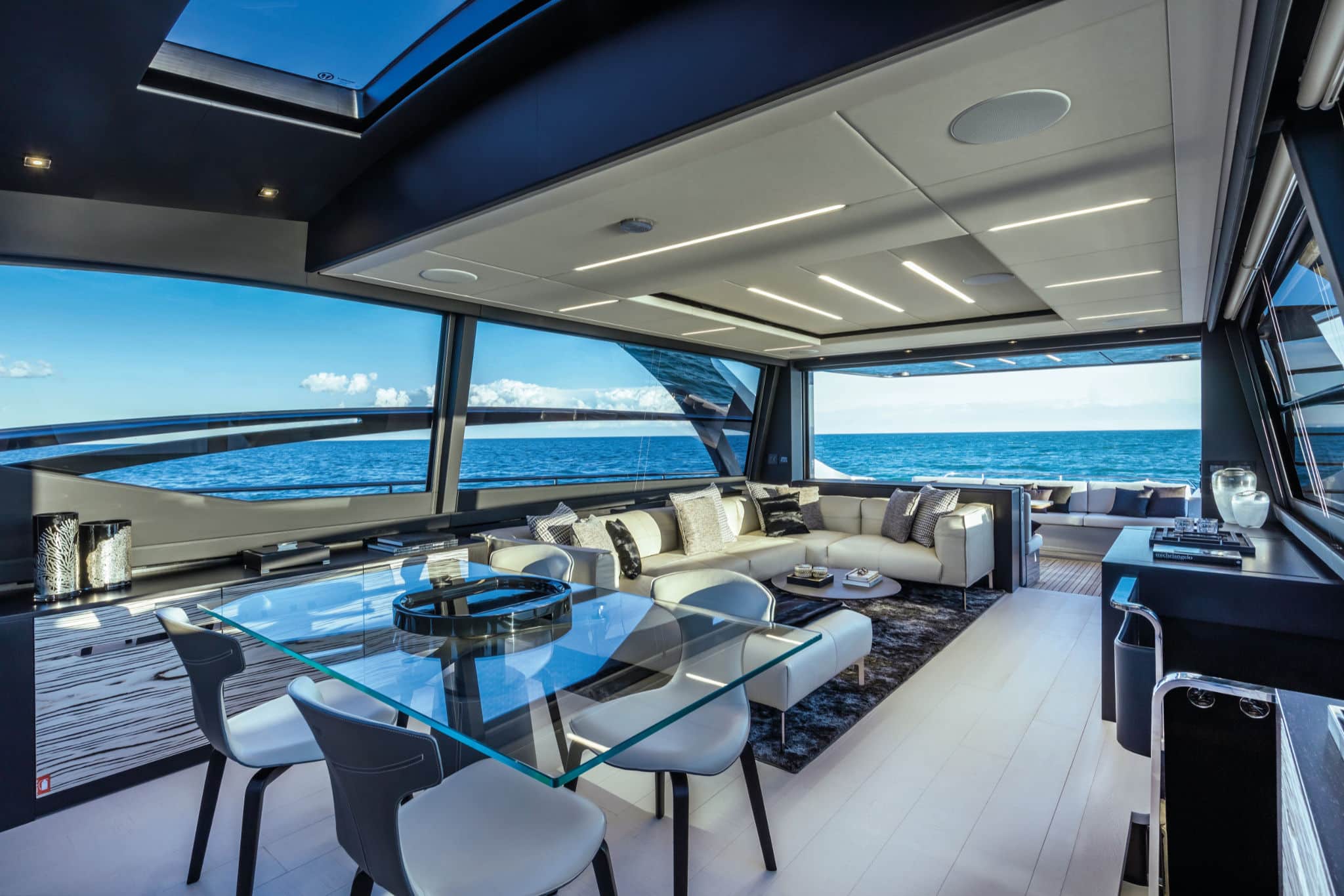 balthazar-yachting-yacht-charter-dubai00024