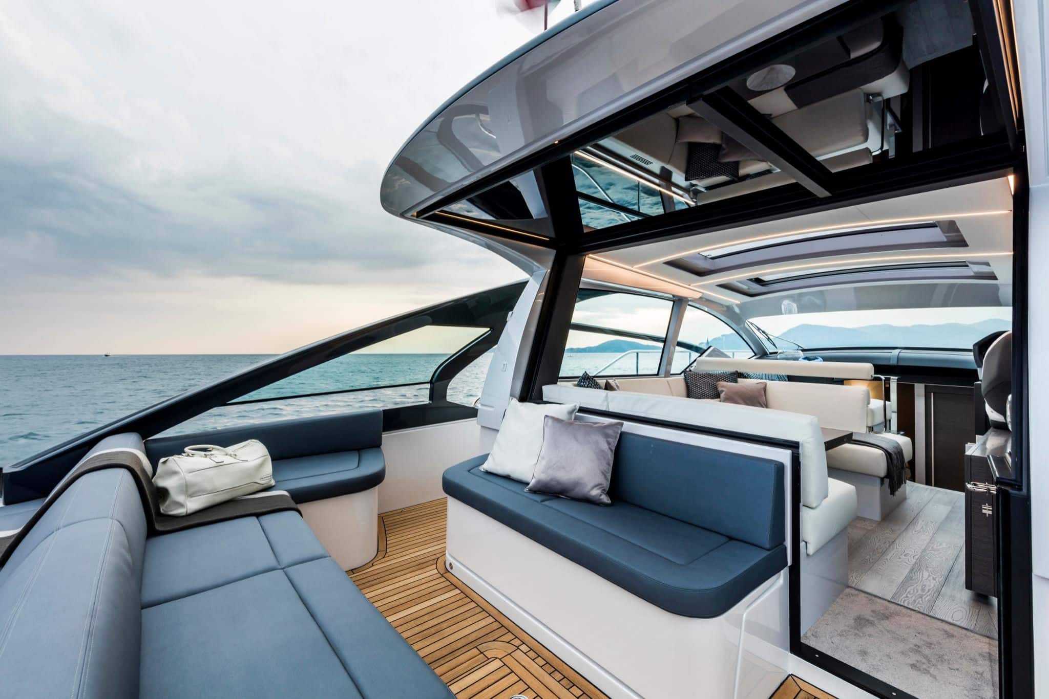 yacht-charter- Pershing 55ft8