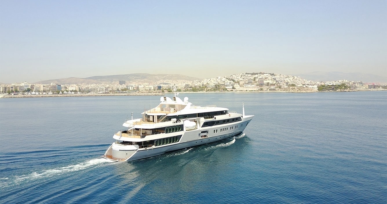 yacht-yacht-charter-serenity-236ft6